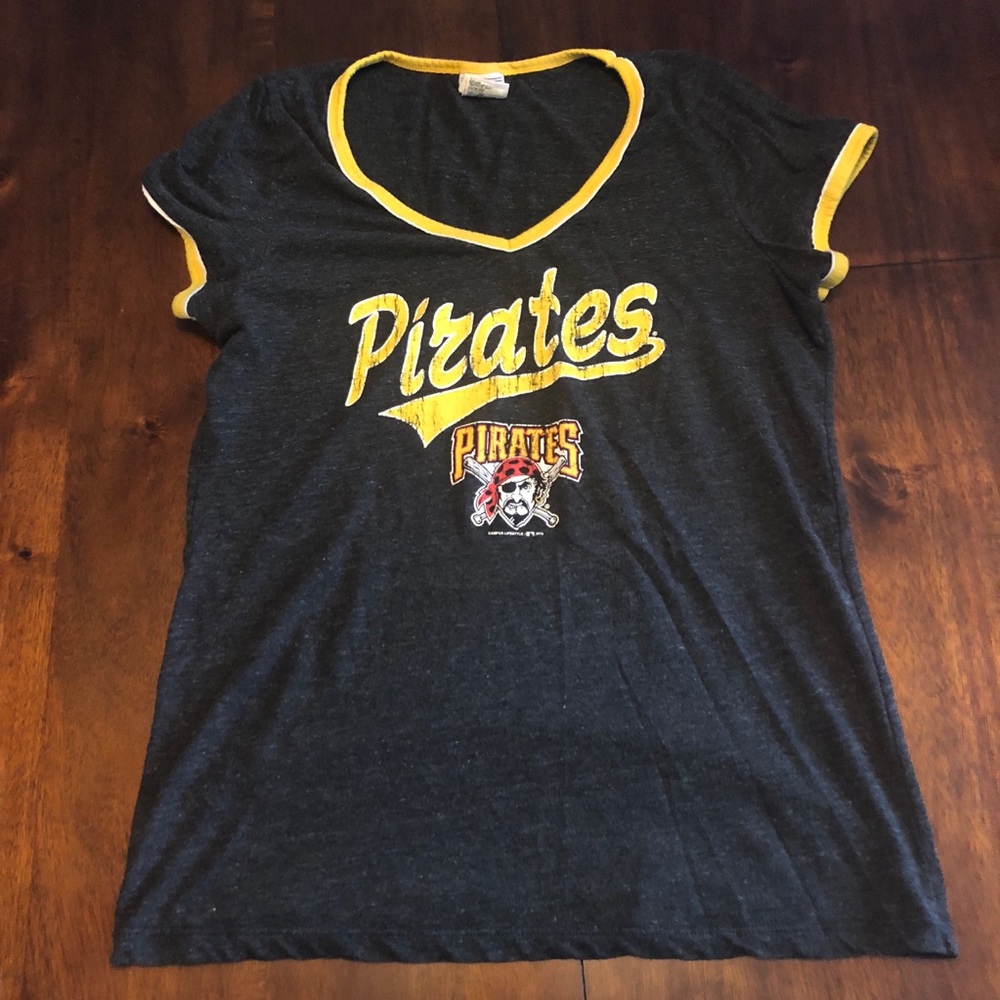 Pirates T
